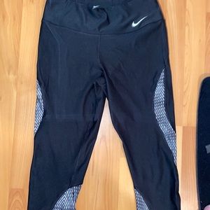 Nike crop leggings